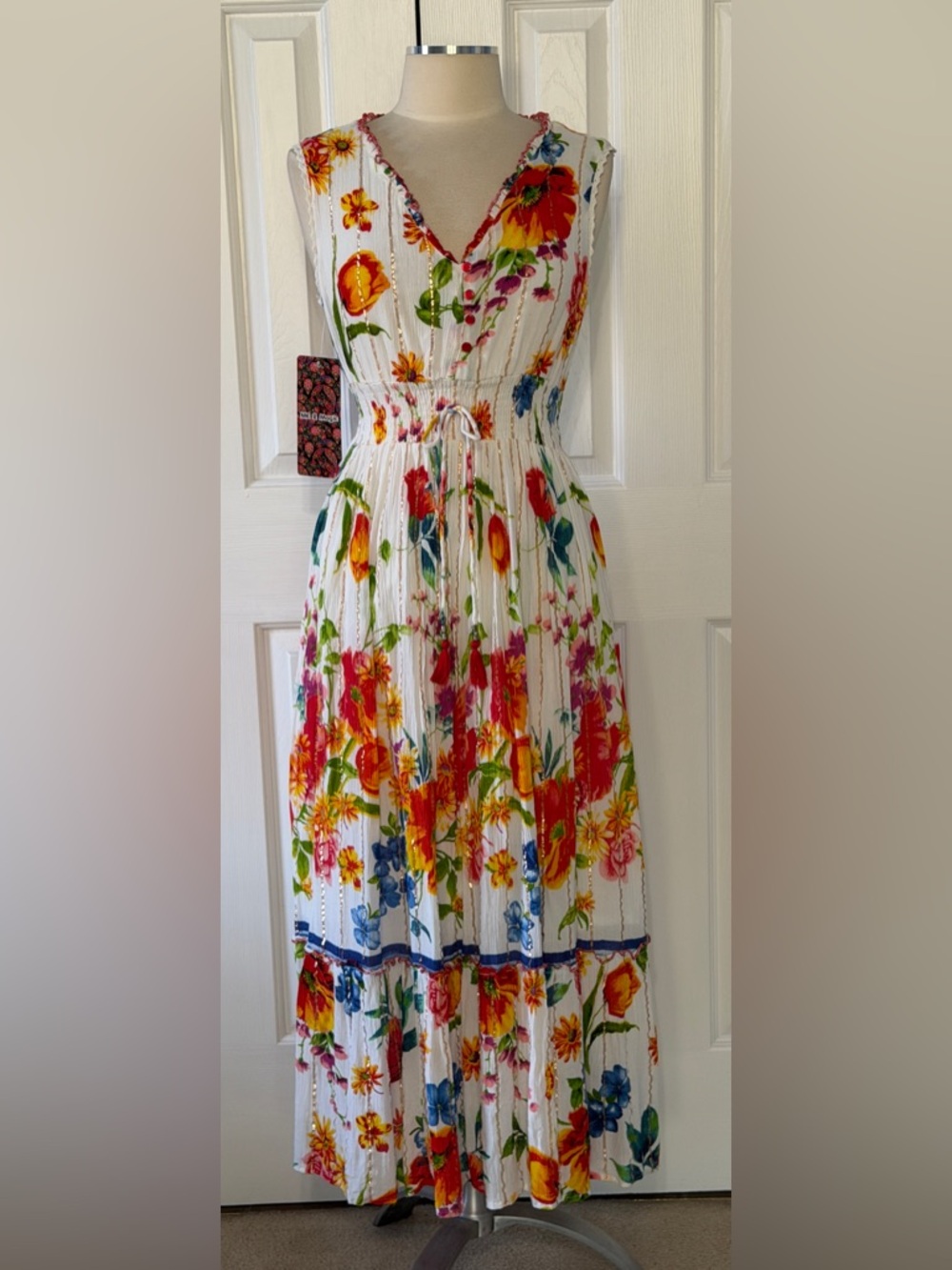 Me 2 Magic White Floral Maxi Dress Medium